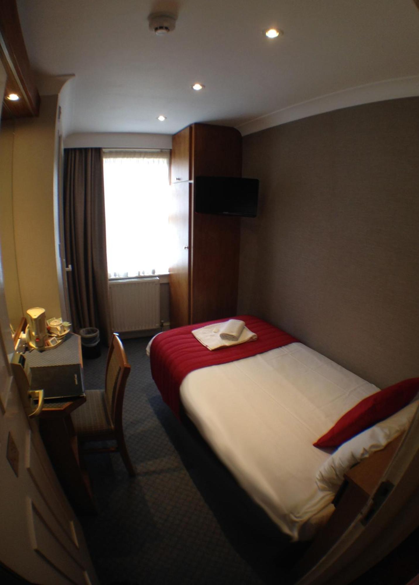 Columbus Hotel Лондон Экстерьер фото