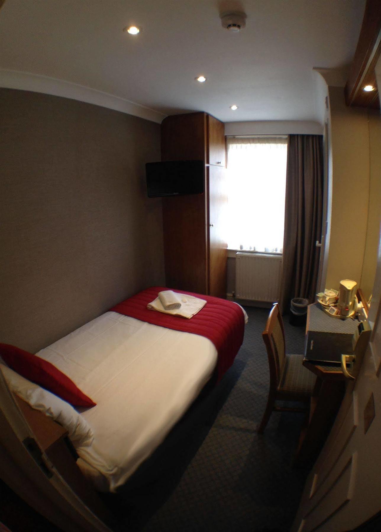 Columbus Hotel Лондон Экстерьер фото
